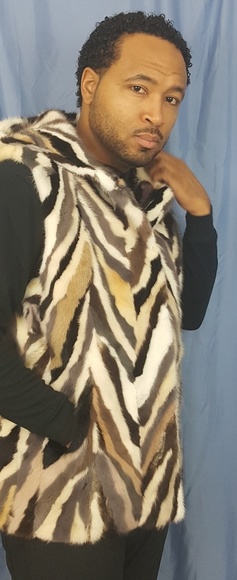 Henig Mink Vest with Hood - Picture 2 of 8